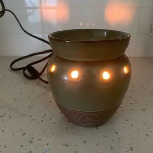 Scentsy Green and Brown Warmer